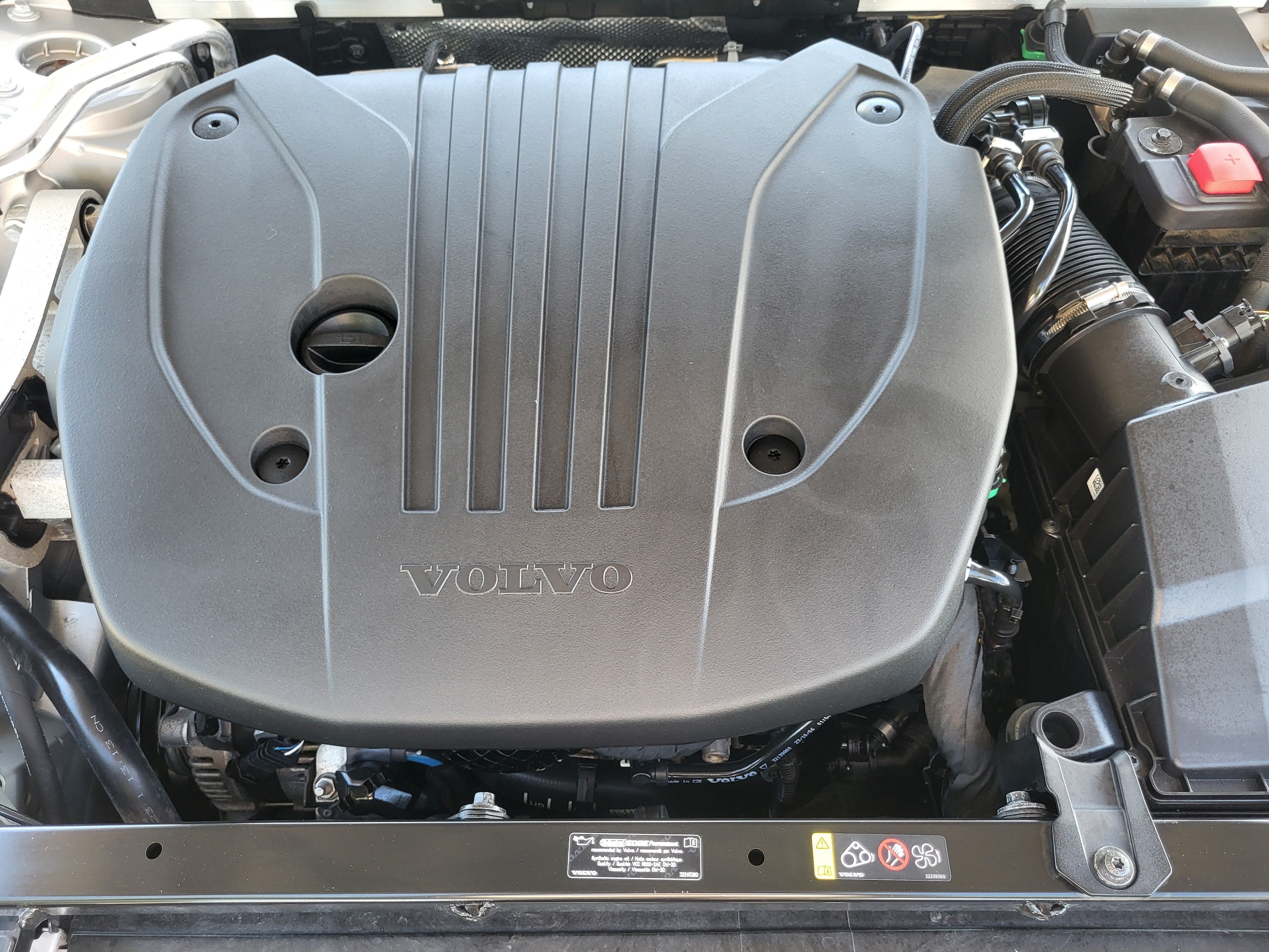 Certified 2024 Volvo V60 B5 Cross Country Ultimate w/ Protection Package Premier AWD/4WD image 27