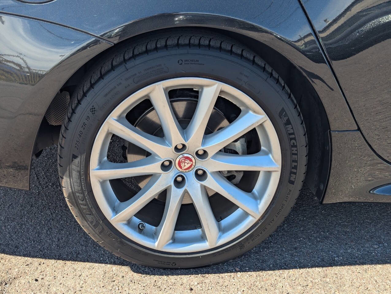 Used 2019 Jaguar XJ R-Sport image 8