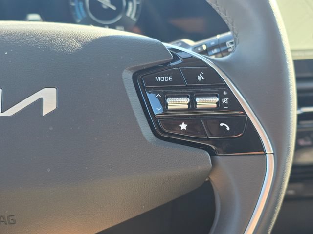 Certified 2024 Kia Niro Wind w/ Wind Preserve Package FWD image 32