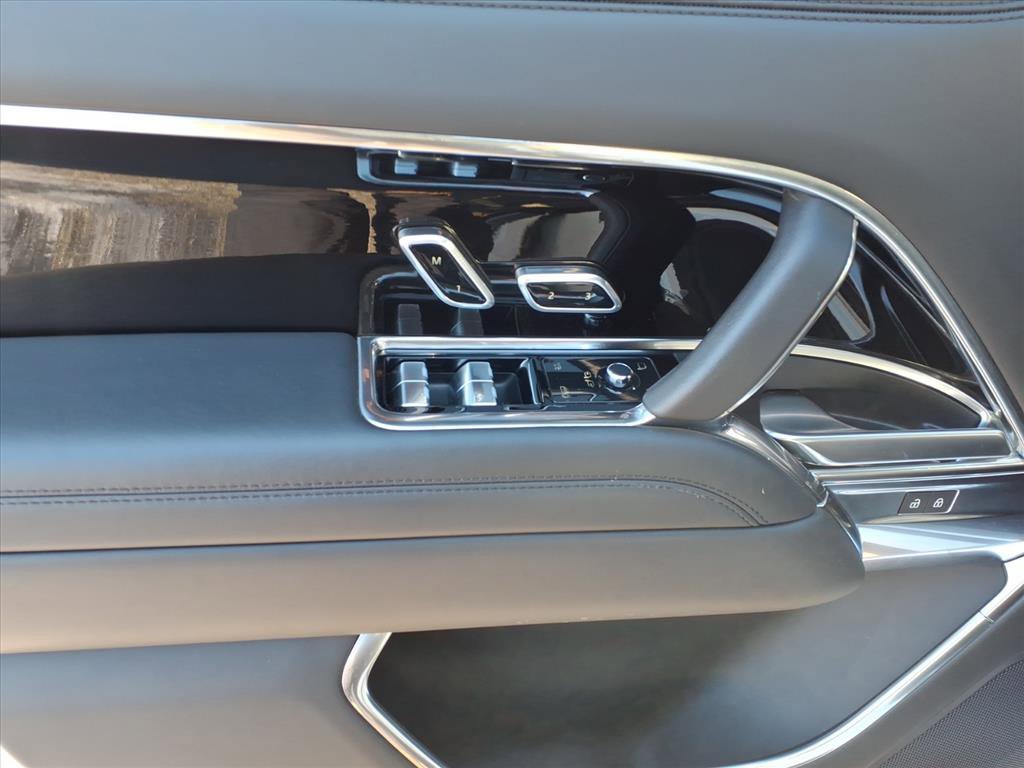 Used 2023 Land Rover Range Rover SE image 19