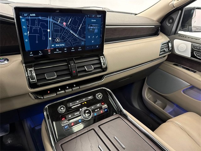 Used 2023 Lincoln Navigator Reserve image 28