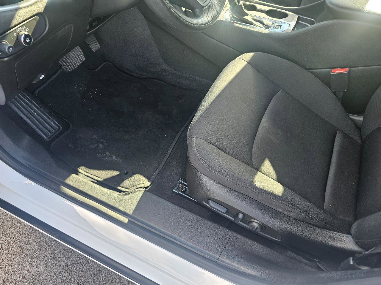 Used 2023 Chevrolet Malibu LS image 25