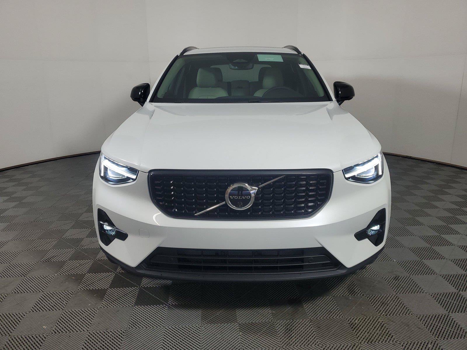 New 2026 Volvo XC40 B5 Plus w/ Protection Package Premier AWD/4WD image 2