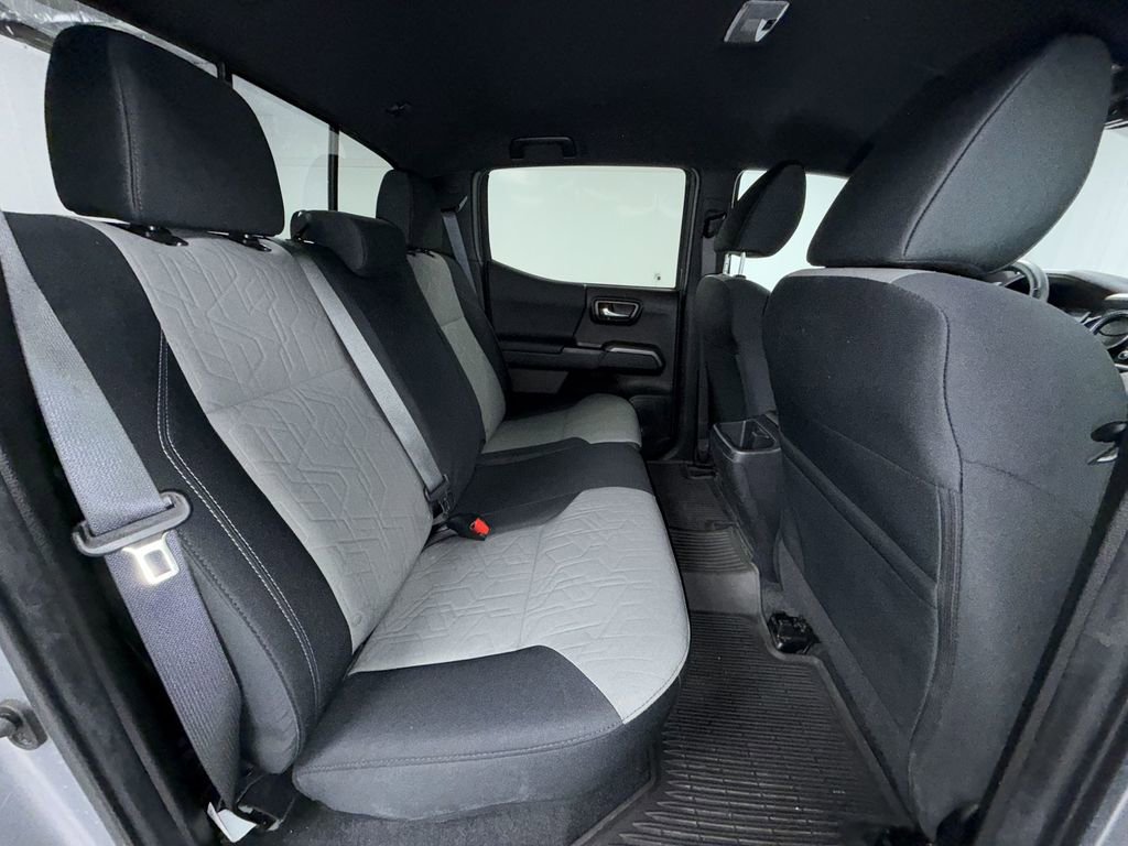 Used 2022 Toyota Tacoma TRD Off-Road w/ Technology Package image 17