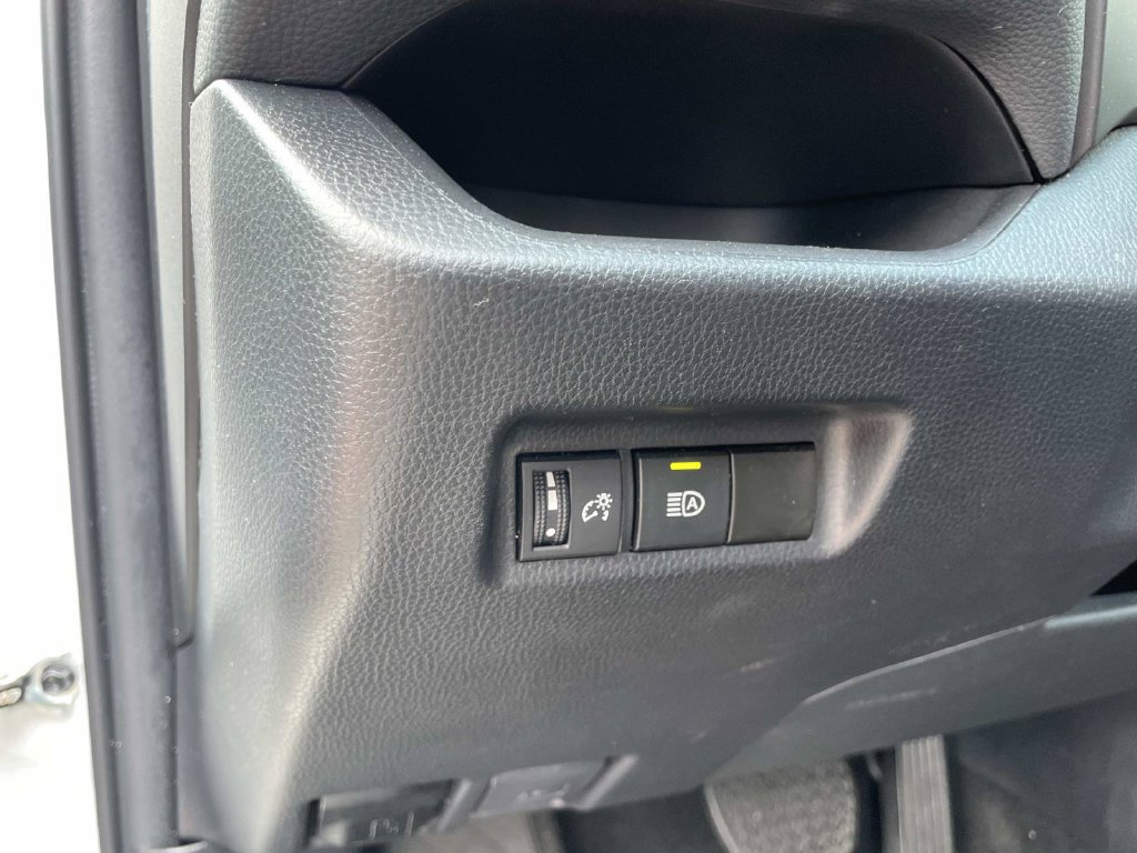 Used 2024 Toyota RAV4 LE AWD/4WD image 19