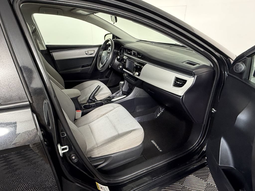 Used 2016 Toyota Corolla LE FWD image 22