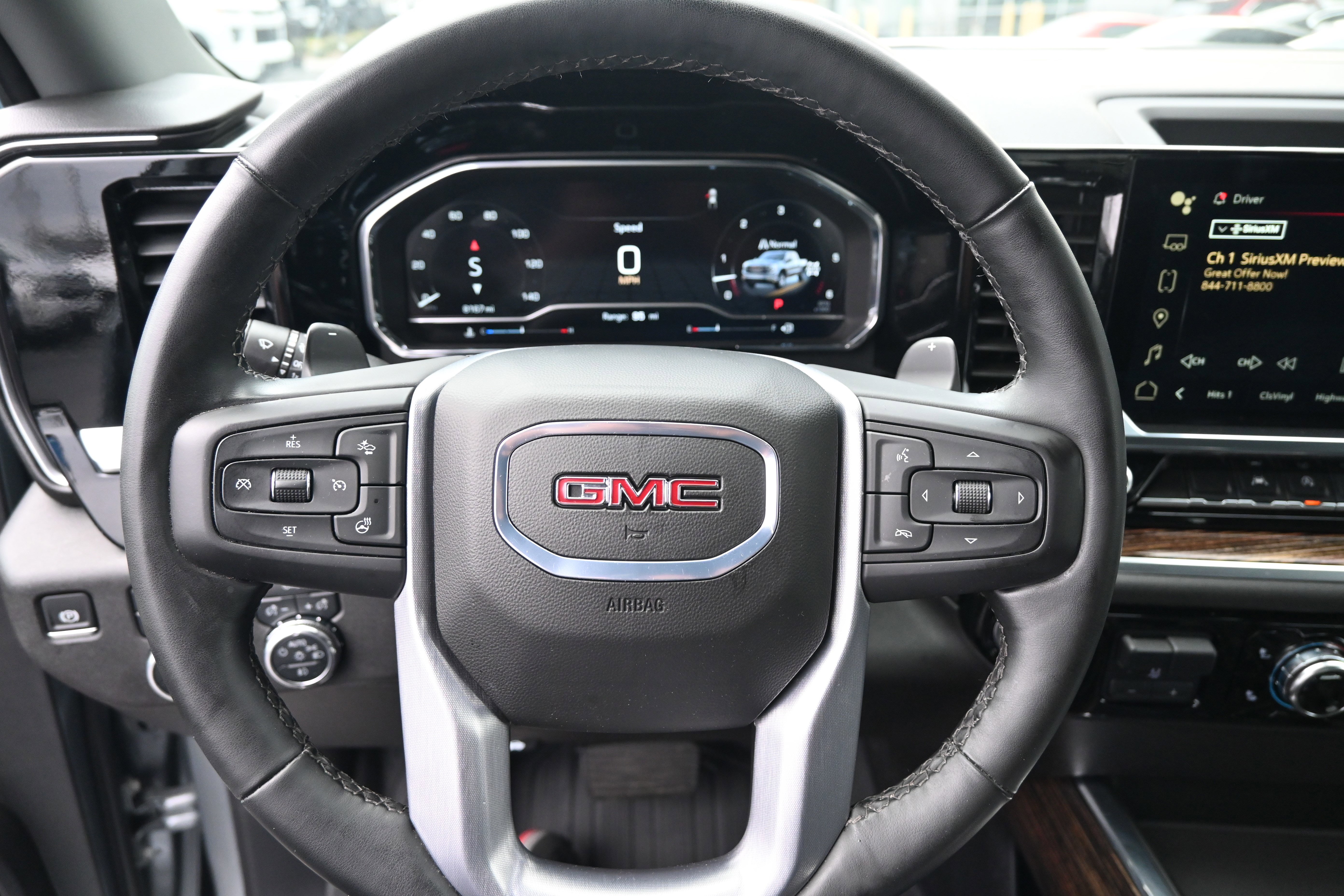 Used 2025 GMC Sierra 1500 Elevation image 18