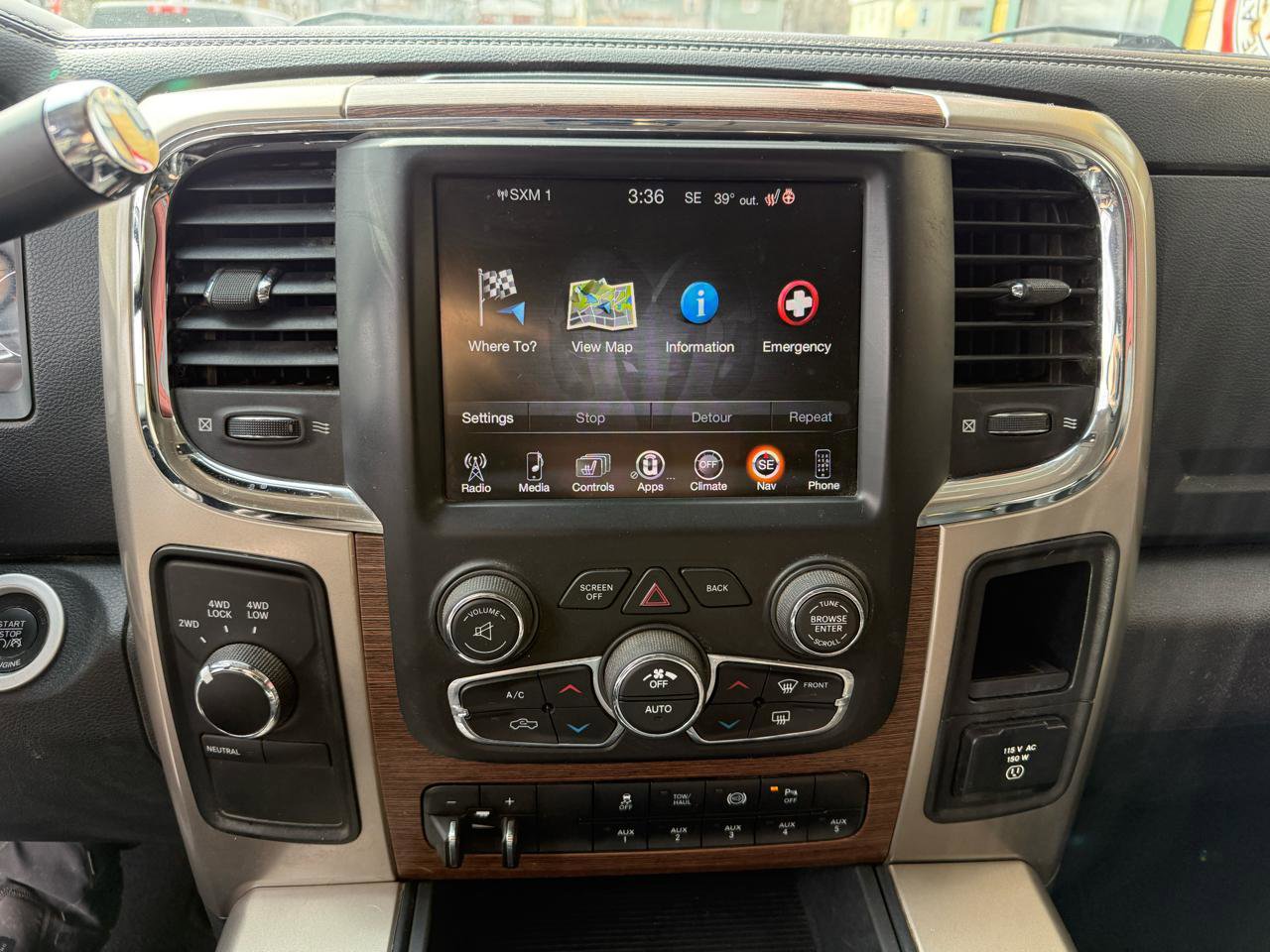 Used 2014 RAM 2500 Laramie w/ Convenience Group image 16