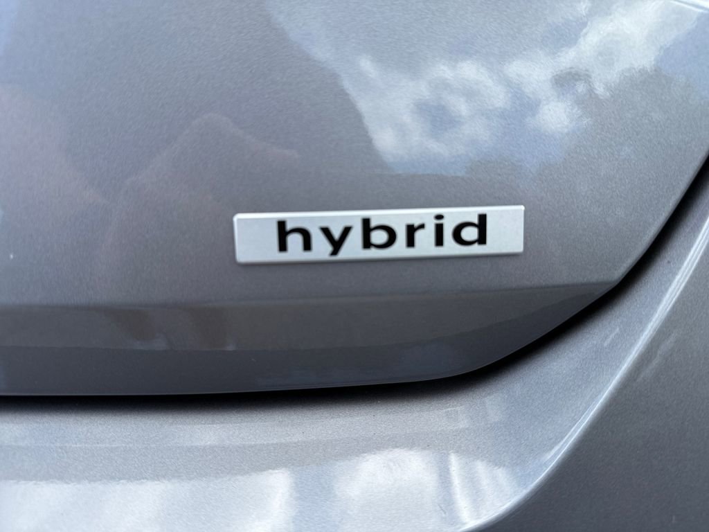 Used 2025 Hyundai Elantra Limited image 11