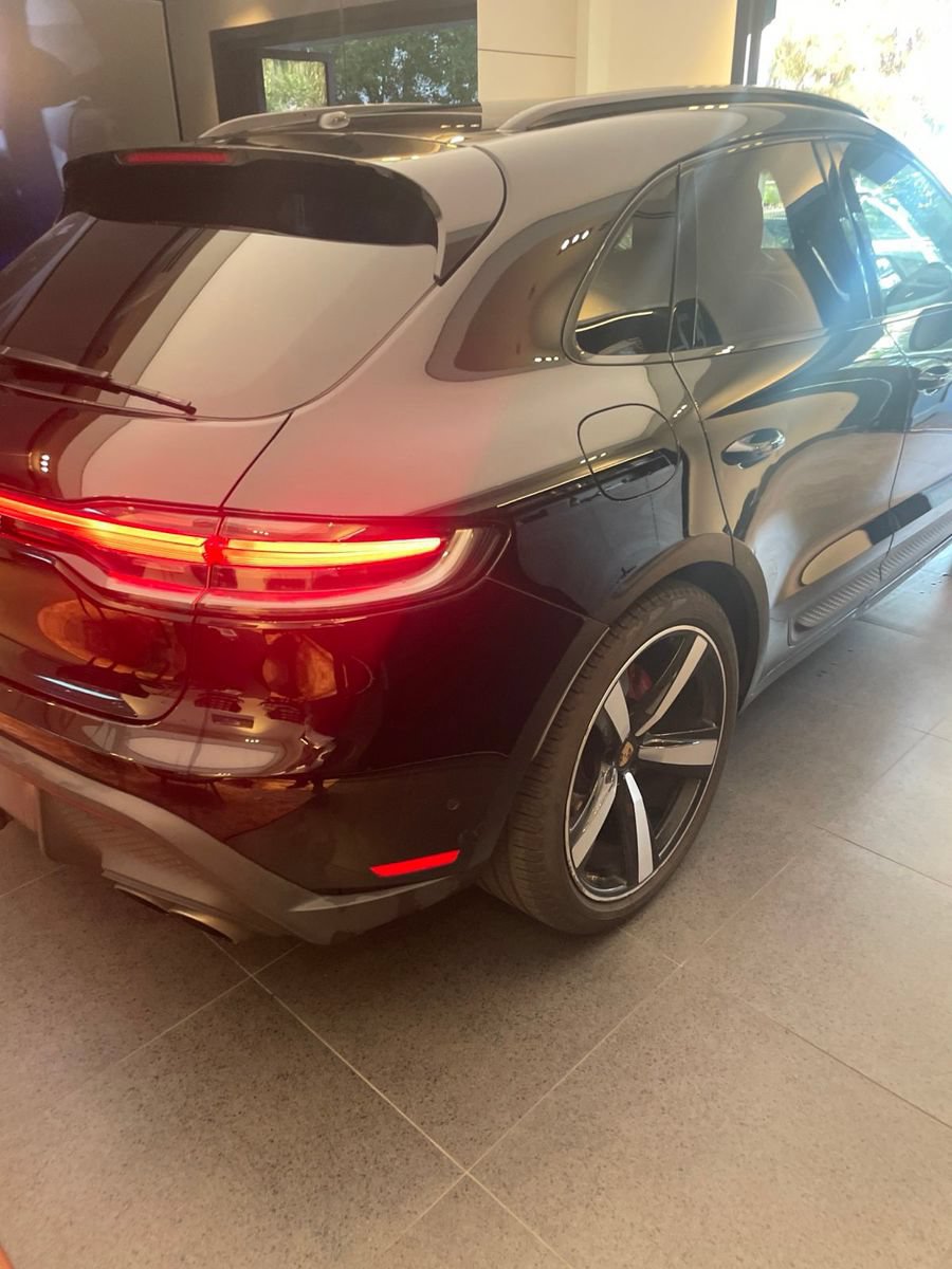 Certified 2024 Porsche Macan S AWD/4WD image 4