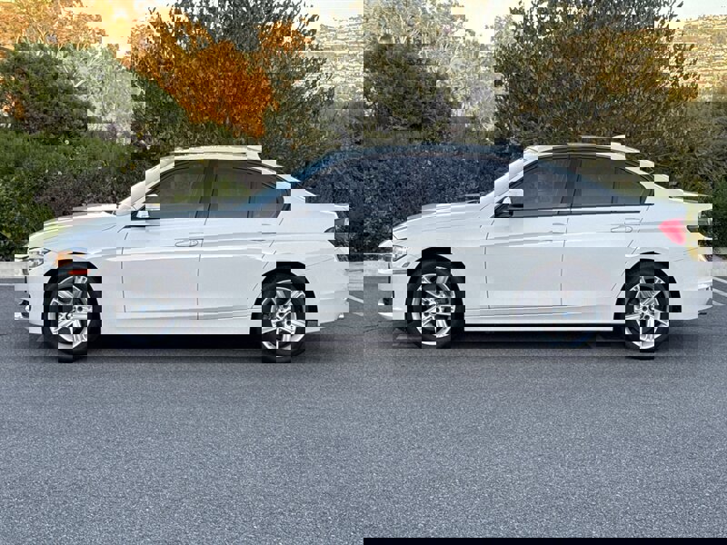 Used 2015 BMW 328i Sedan image 3