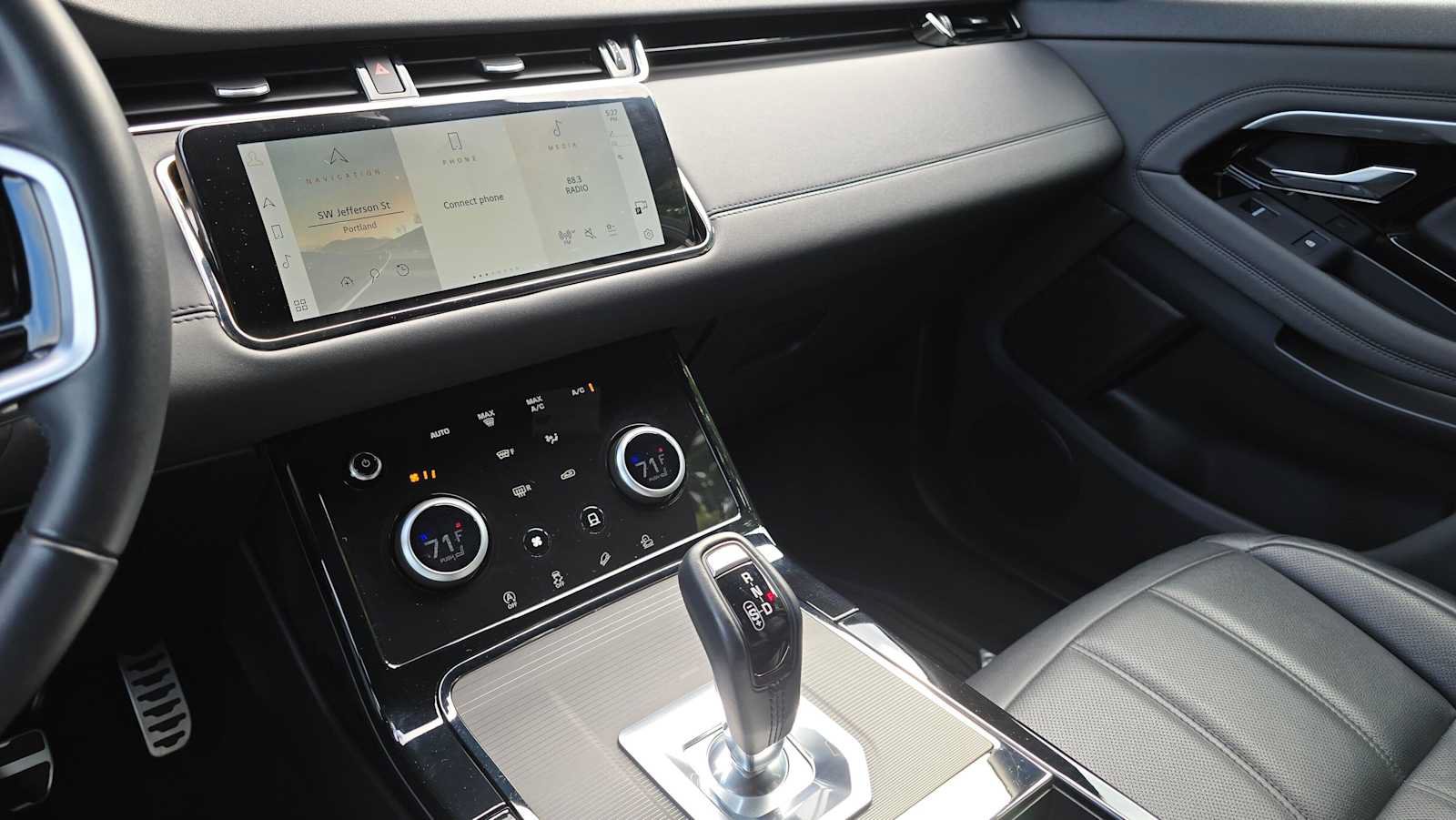 Used 2023 Land Rover Range Rover Evoque R-Dynamic SE AWD/4WD image 33