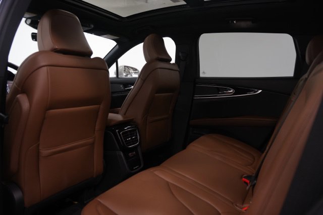 Used 2023 Lincoln Nautilus Reserve AWD/4WD image 32
