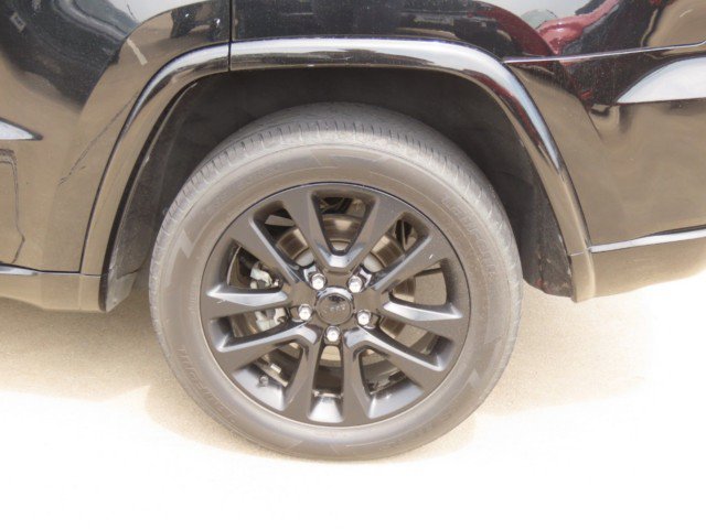 Used 2021 Jeep Grand Cherokee Laredo X RWD image 16