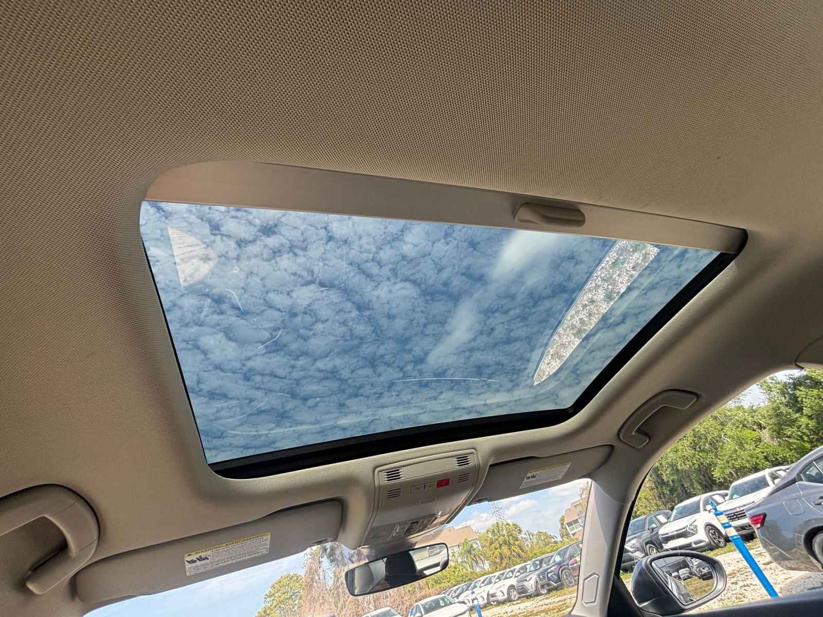 Used 2025 Volkswagen Jetta SE image 30