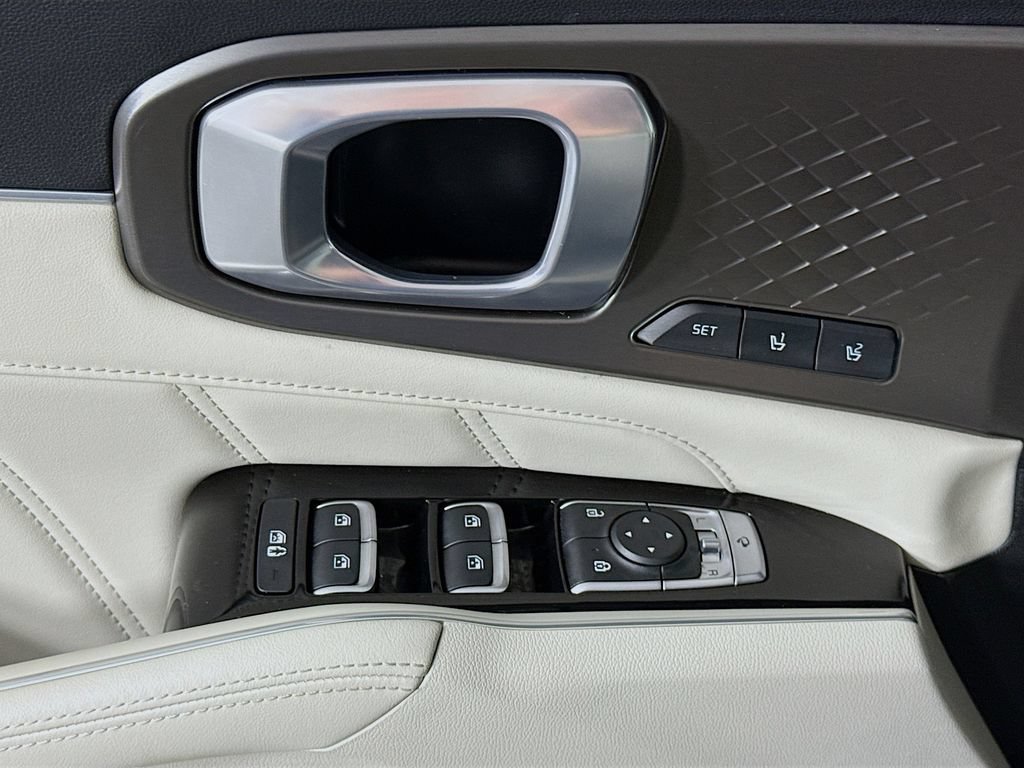 Certified 2023 Kia Sorento SX Prestige AWD/4WD image 25