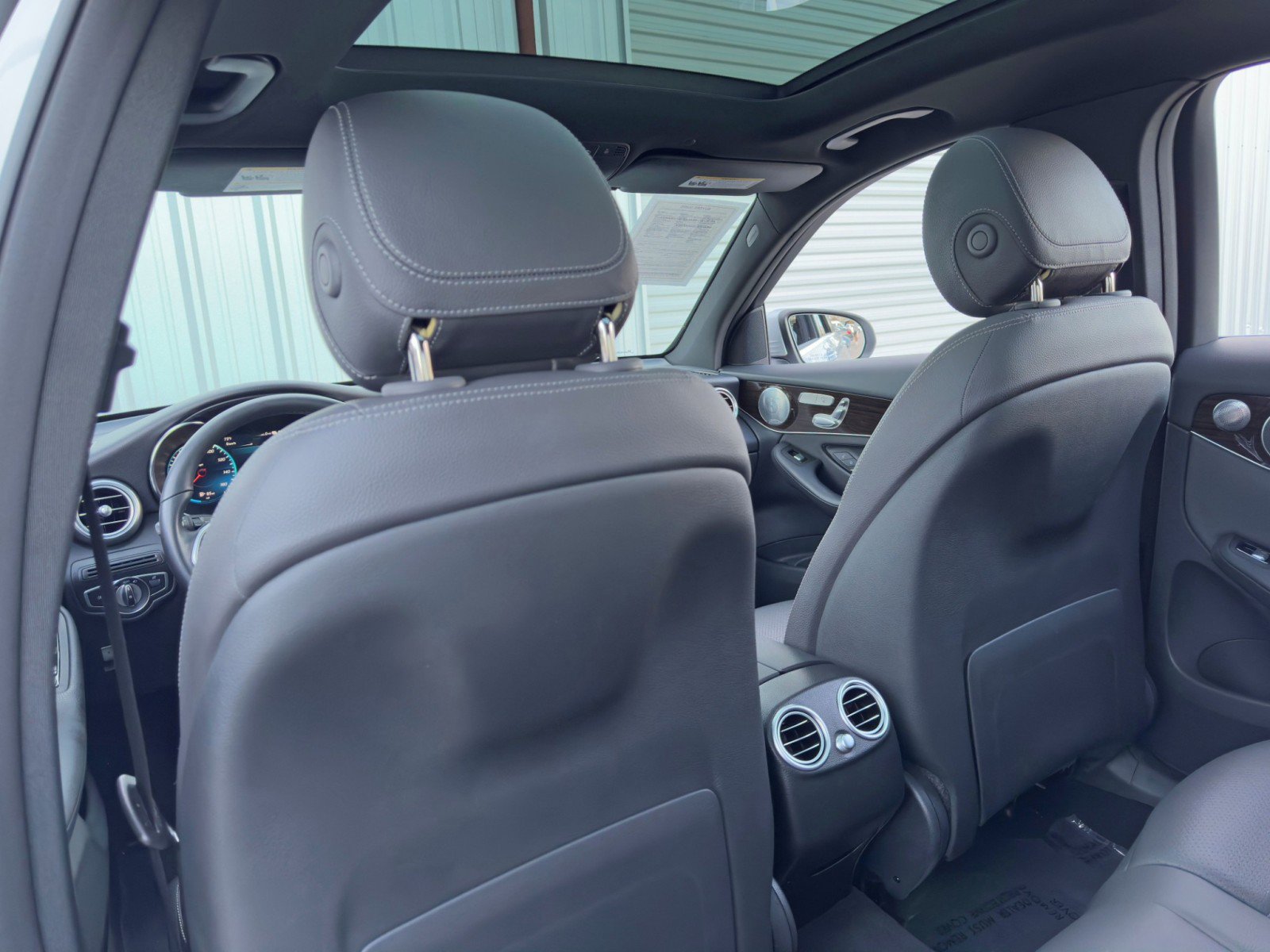 Used 2020 Mercedes-Benz GLC 350e 4MATIC image 36