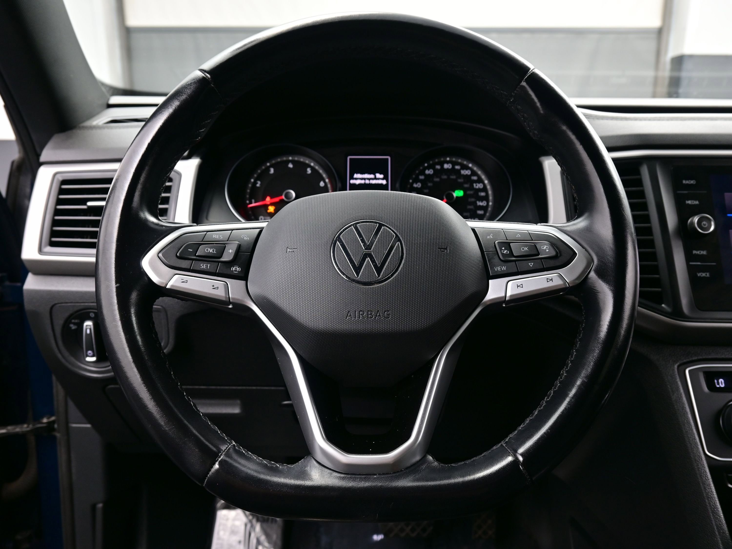 Used 2020 Volkswagen Atlas Cross Sport SE image 25