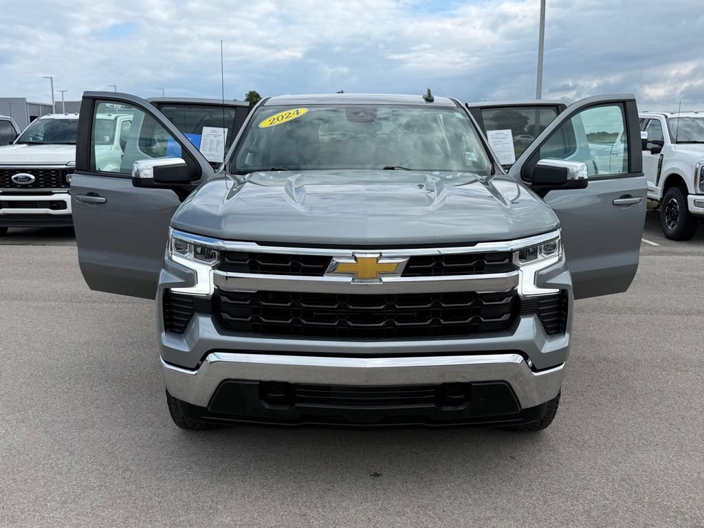 Used 2024 Chevrolet Silverado 1500 LT AWD/4WD image 22
