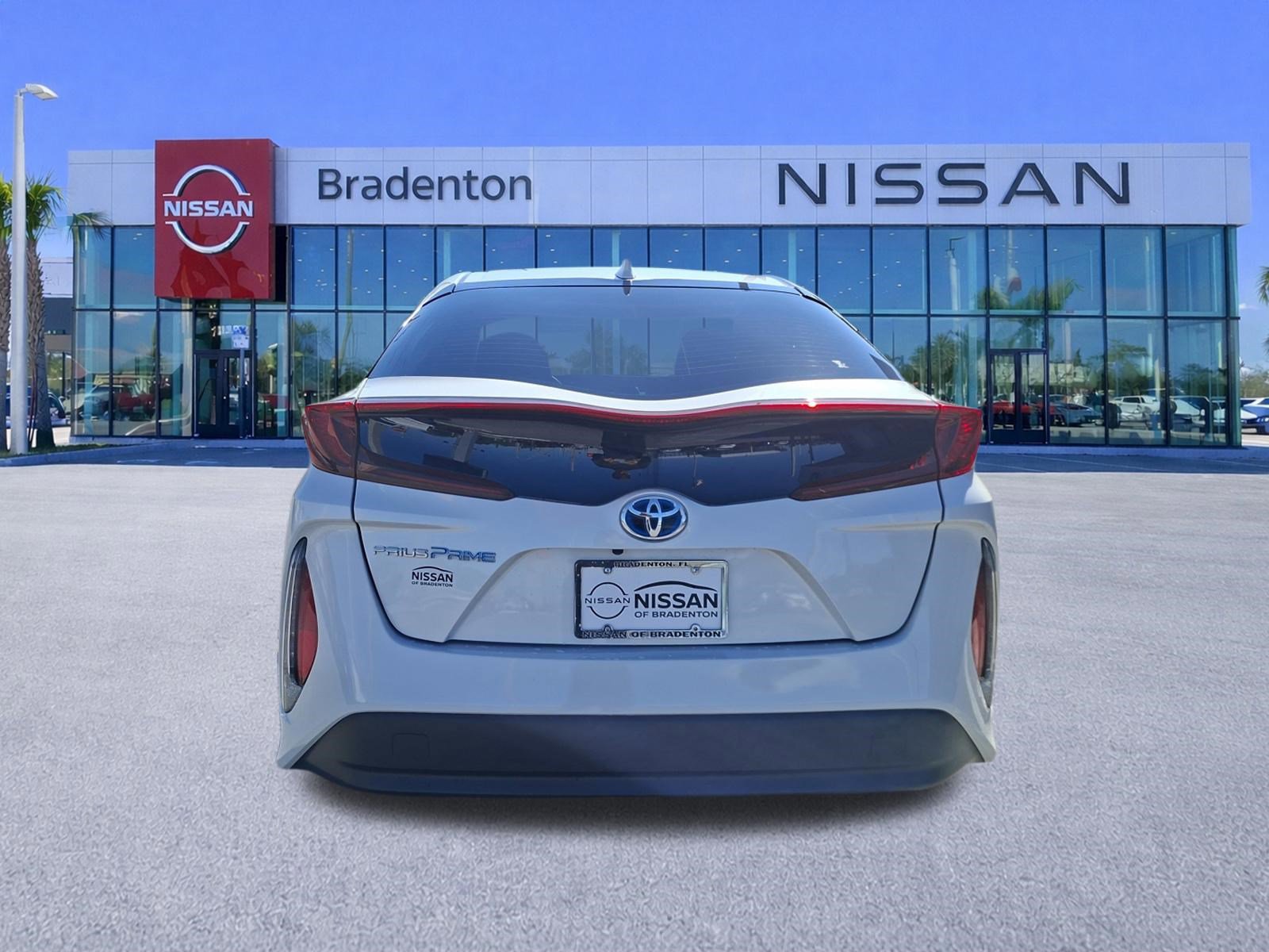 Used 2017 Toyota Prius Prime Plus image 6