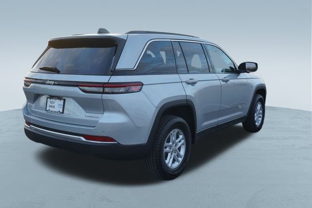 Used 2025 Jeep Grand Cherokee Laredo w/ Luxury Tech Group I image 9