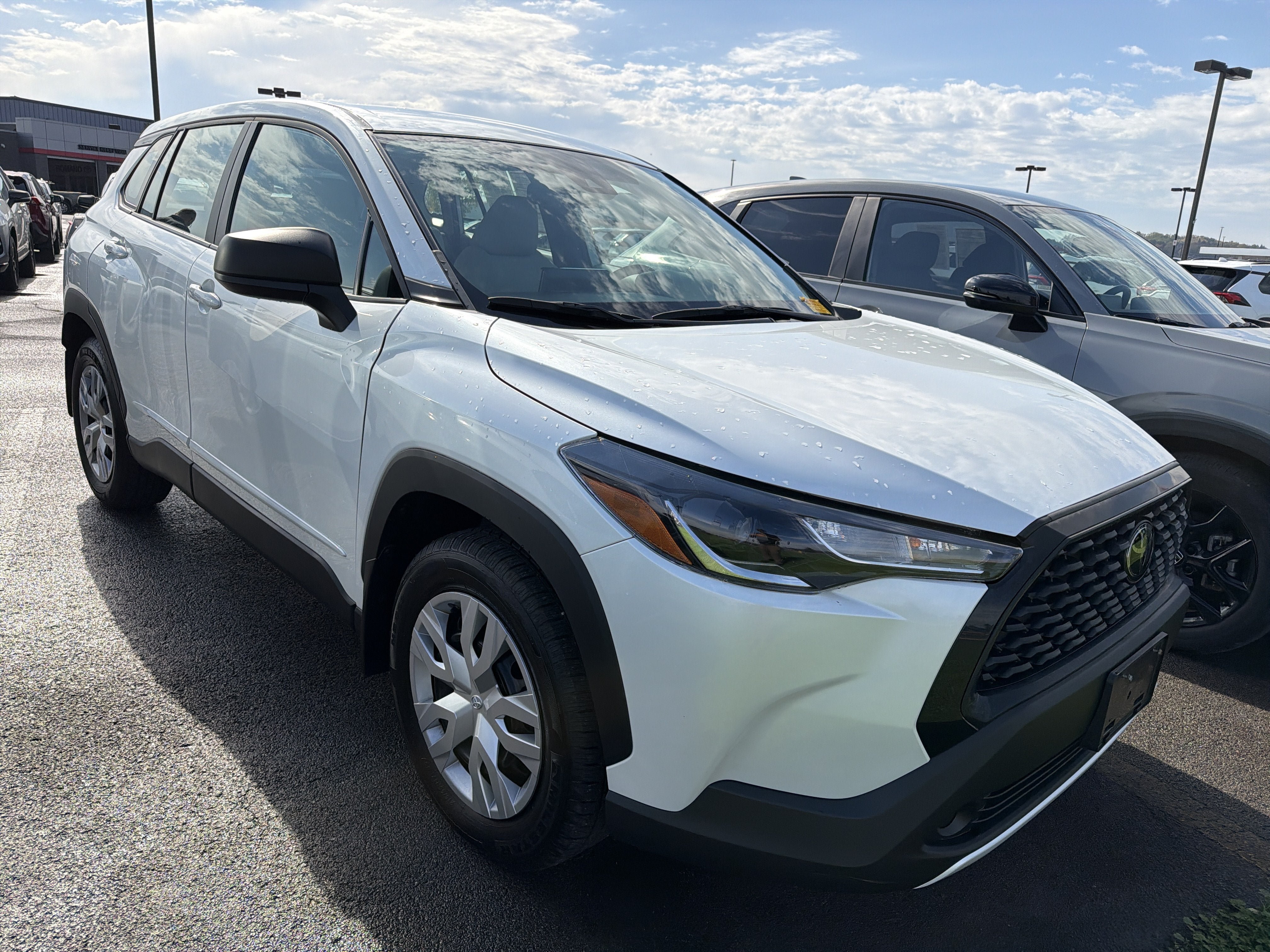 Used 2022 Toyota Corolla Cross L AWD/4WD image 2