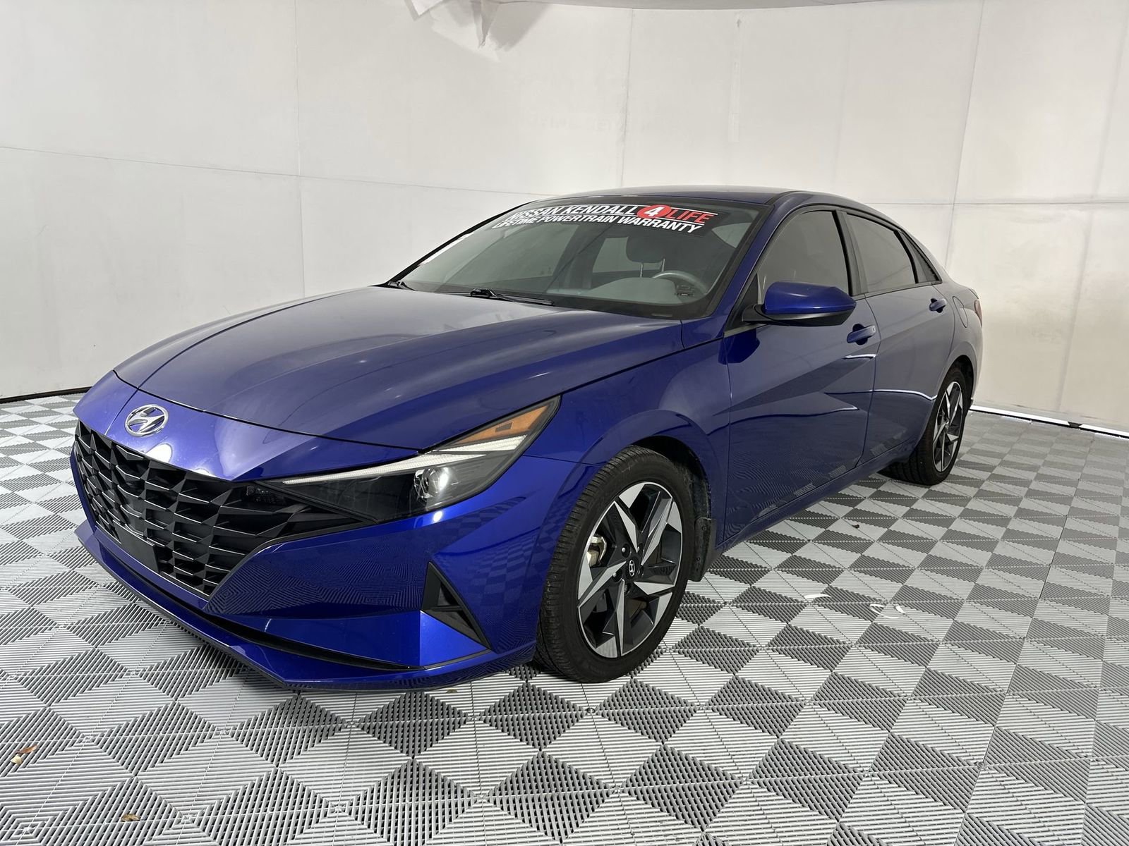 Used 2023 Hyundai Elantra SEL w/ Convenience Package FWD image 4