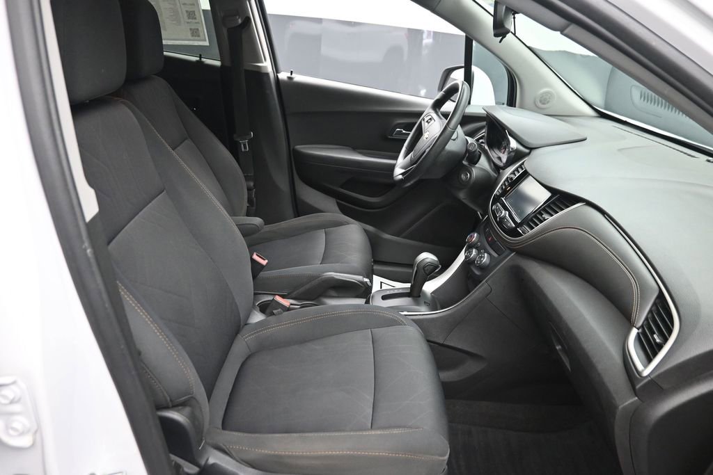 Used 2017 Chevrolet Trax LT AWD/4WD image 14