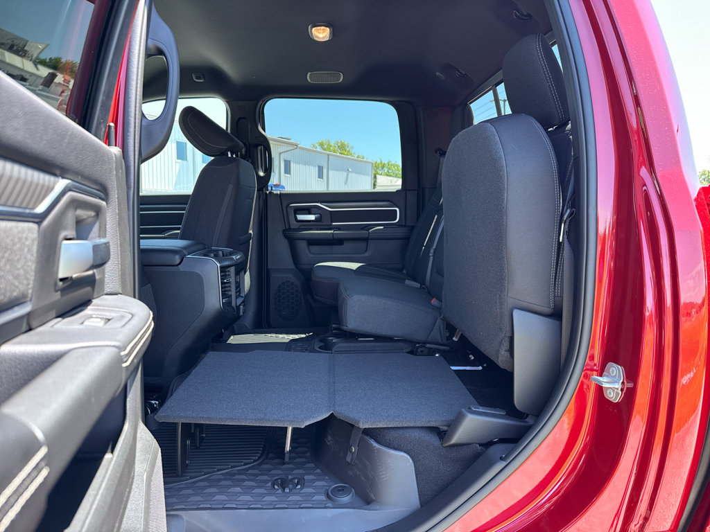 New 2026 RAM 2500 Big Horn AWD/4WD image 9