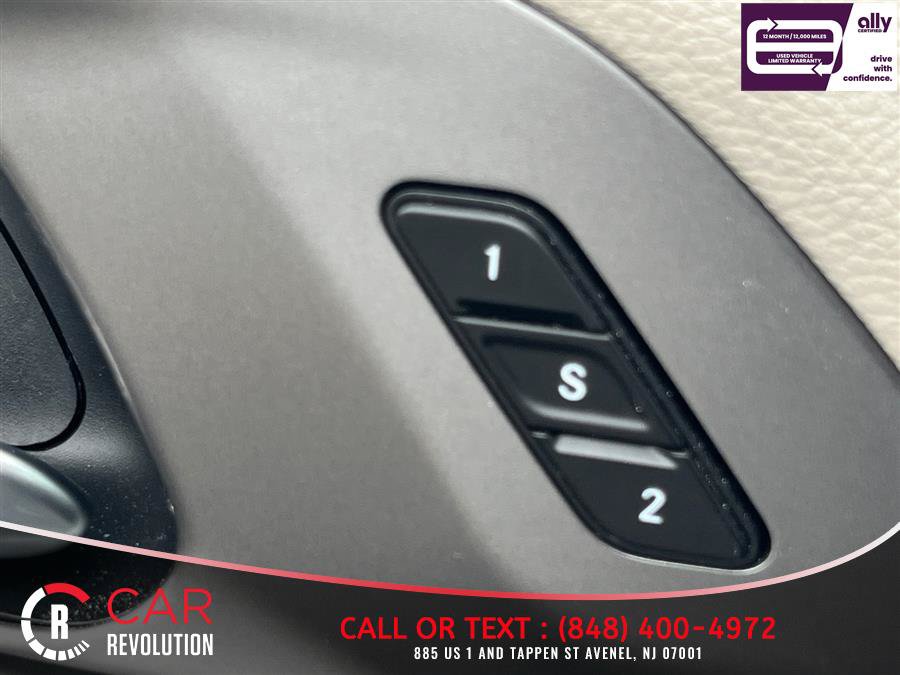 Used 2024 Chrysler Pacifica Limited FWD image 31