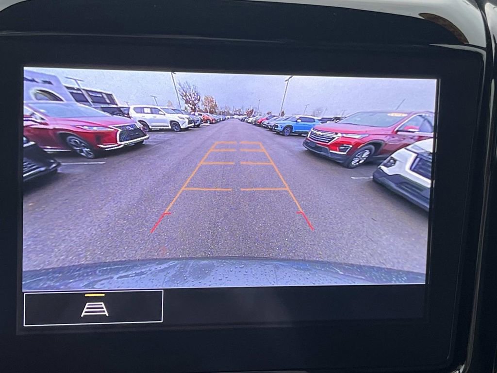 Used 2023 Chevrolet Traverse LT image 23