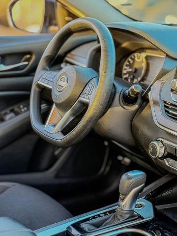 Used 2024 Nissan Altima 2.5 SV image 5