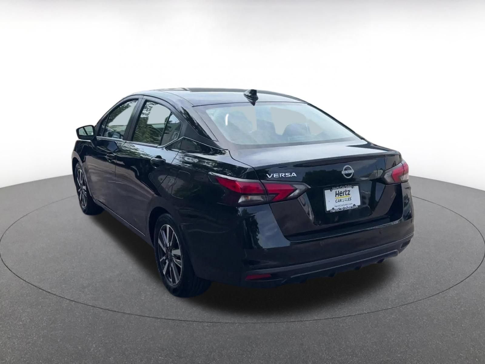 Used 2025 Nissan Versa SV FWD image 11
