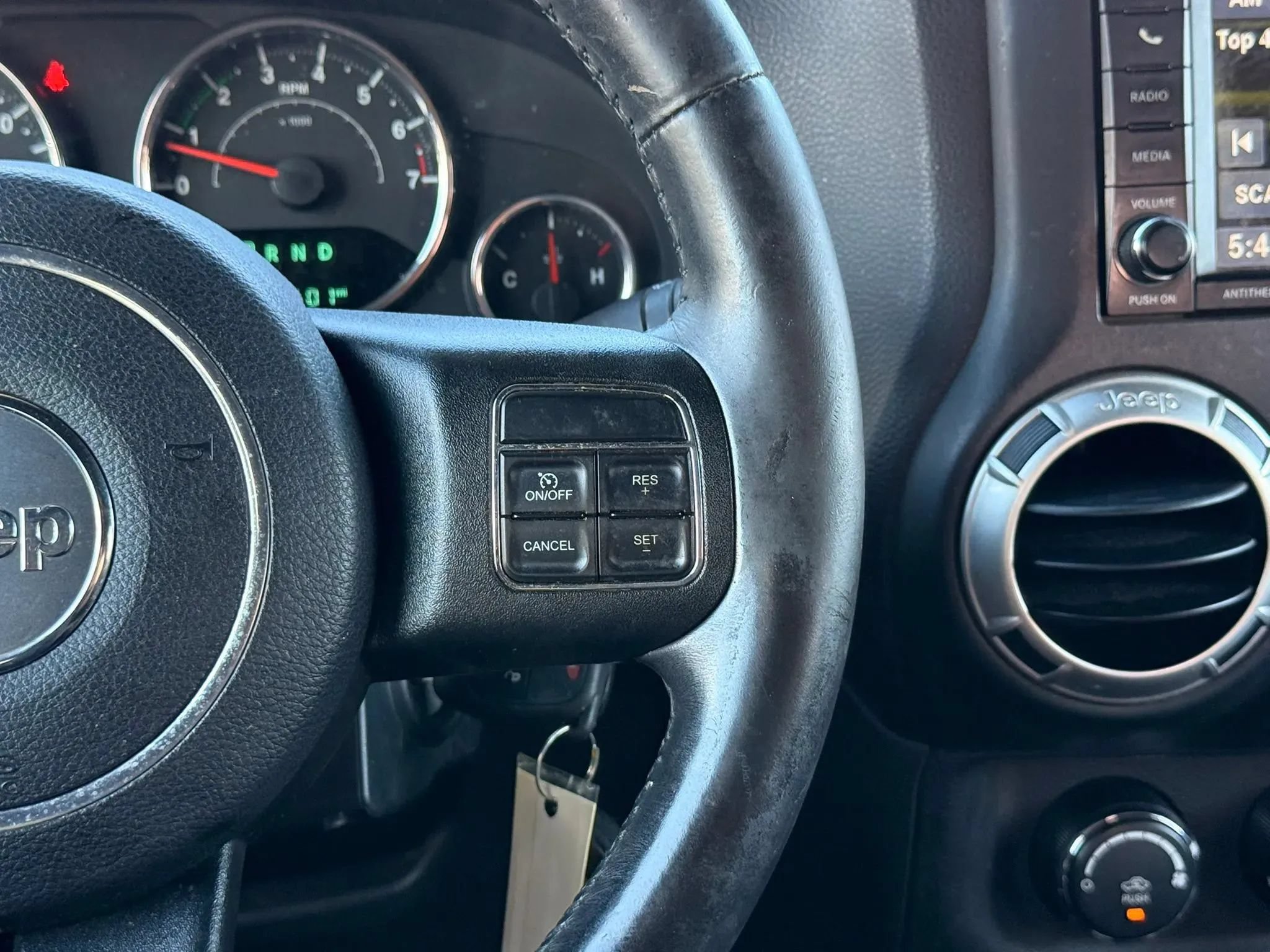 Used 2015 Jeep Wrangler Unlimited Sahara w/ Connectivity Group AWD/4WD image 17