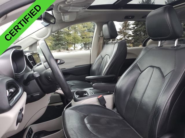 Used 2019 Chrysler Pacifica Limited image 21