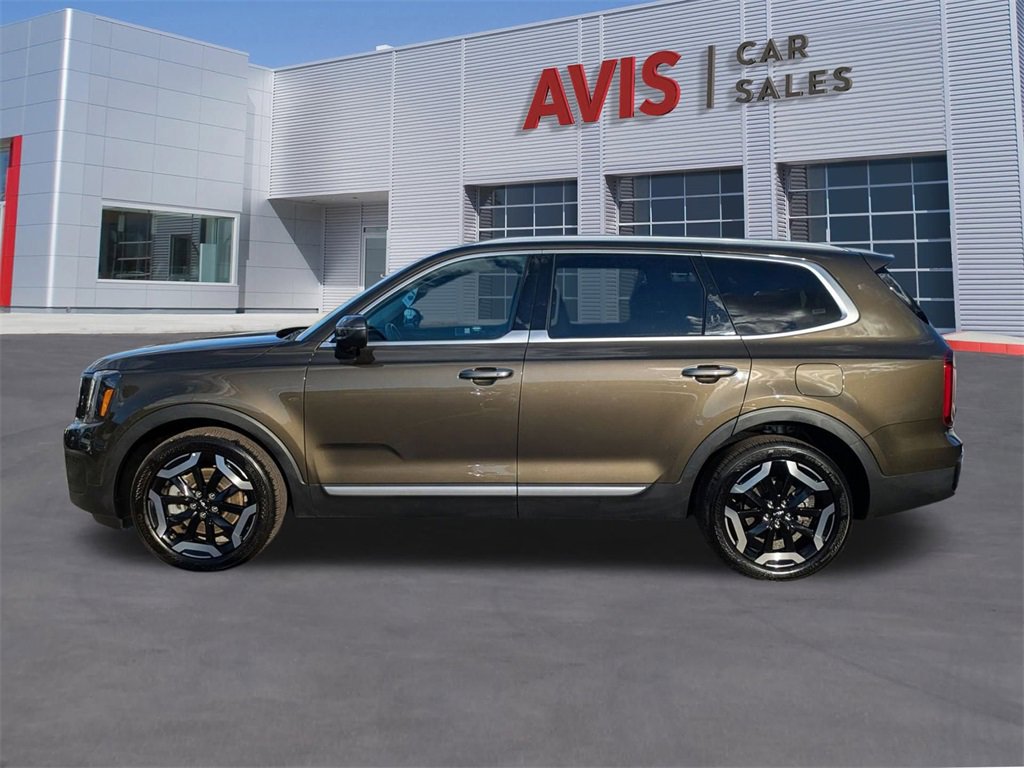 Used 2025 Kia Telluride S image 10
