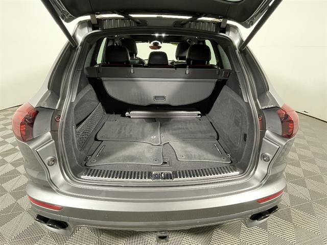 Used 2017 Porsche Cayenne GTS AWD/4WD image 33