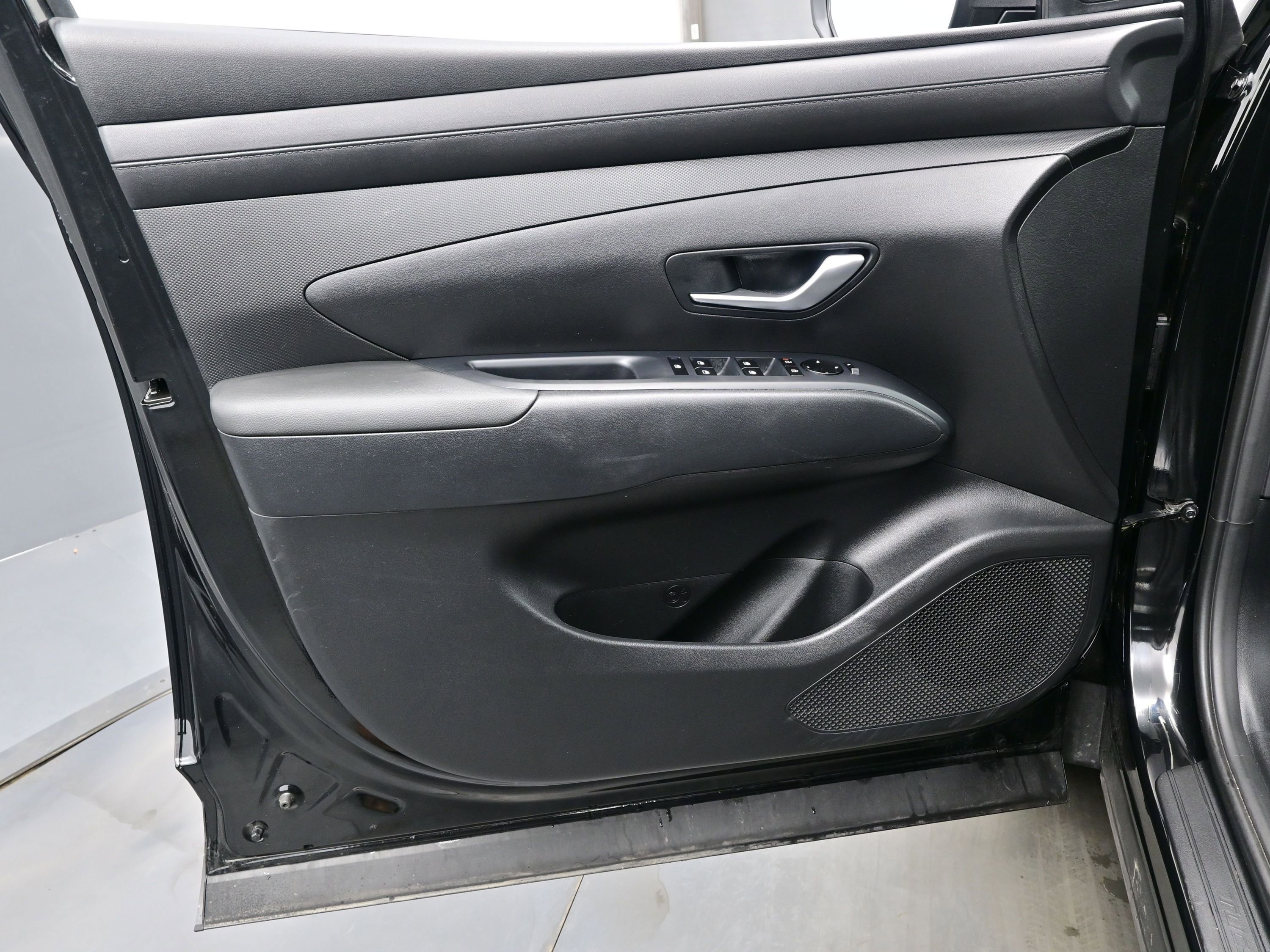 Certified 2025 Hyundai Tucson SEL image 9