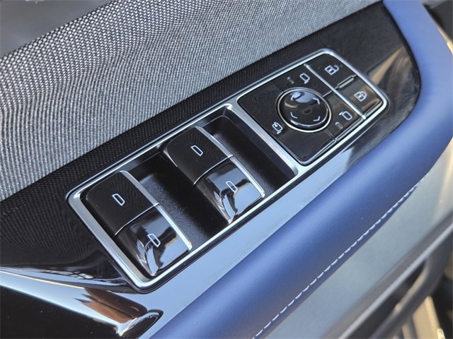 New 2026 Cadillac Vistiq Premium Luxury w/ LPO, Floor Liner Package image 20