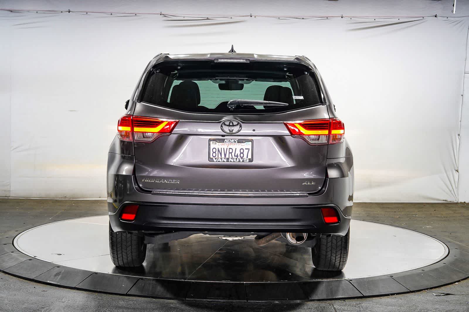 Certified 2019 Toyota Highlander XLE w/ Carpet Mat Package (TMS) FWD image 6