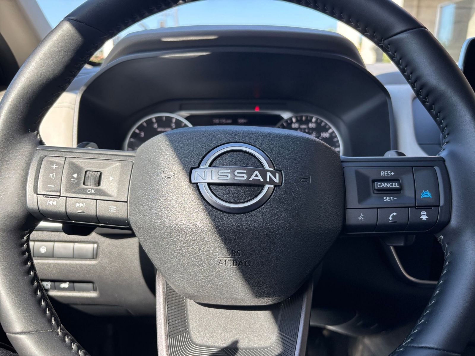Used 2025 Nissan Rogue SV AWD/4WD image 30