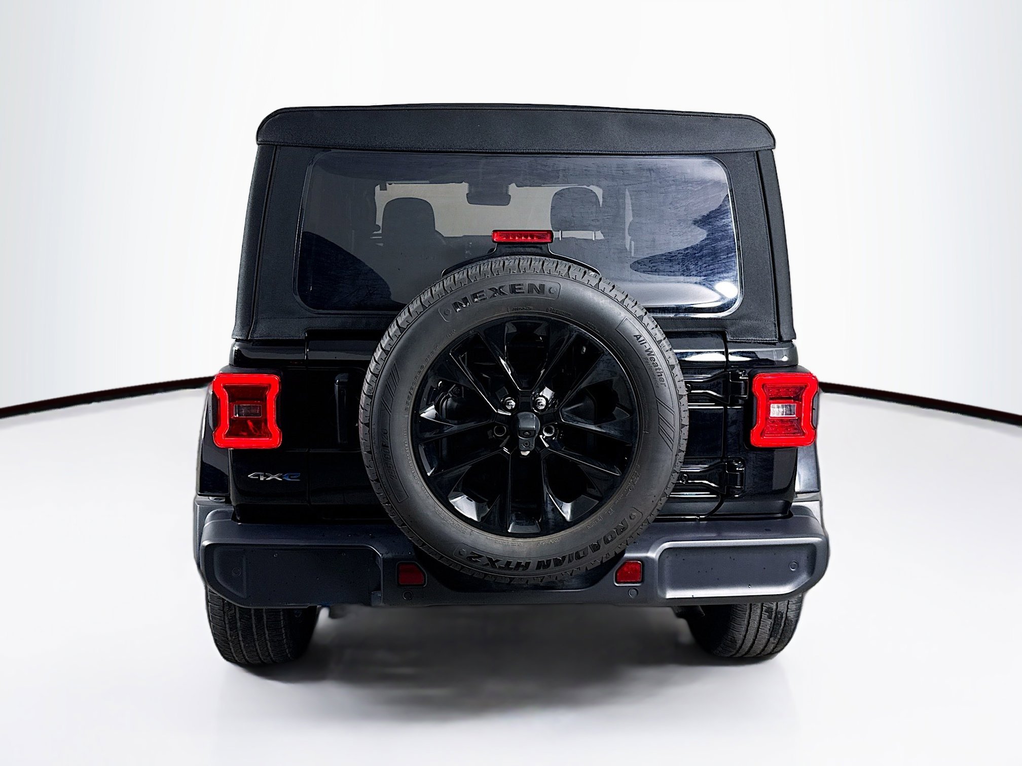 Used 2024 Jeep Wrangler Unlimited Sahara w/ Technology Group image 30