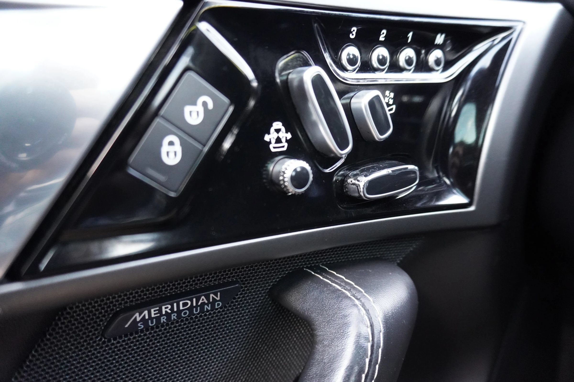 Used 2017 Jaguar F-TYPE S British Design Edition RWD image 20