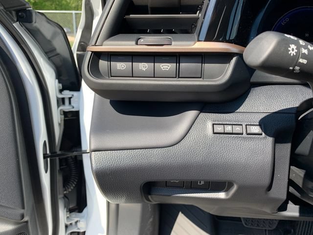 New 2026 Toyota Crown Signia AWD/4WD image 32