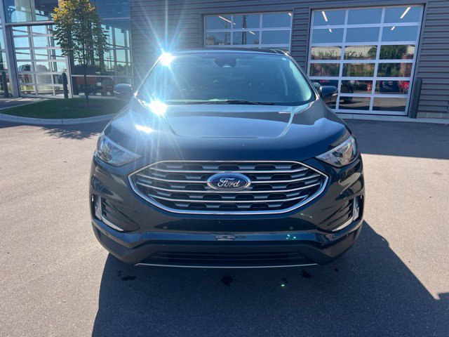 Used 2024 Ford Edge Titanium AWD/4WD image 2
