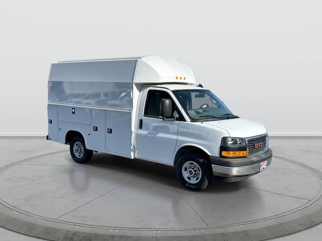 New 2025 GMC Savana 3500 w/ Power Convenience Package RWD image 2