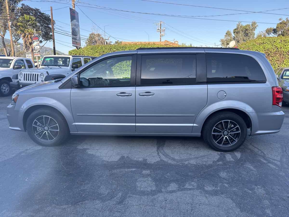 Used 2017 Dodge Grand Caravan GT image 4
