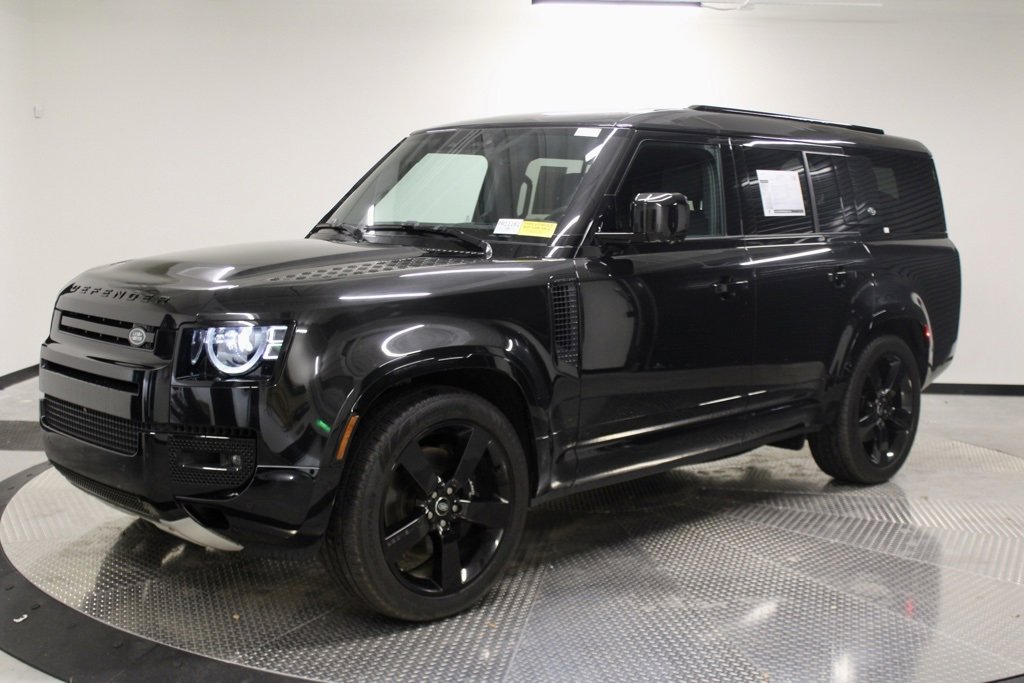 Certified 2024 Land Rover Defender 130 V8 image 1