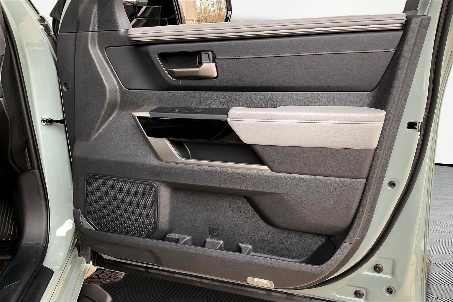 Used 2025 Toyota Tundra Limited image 30