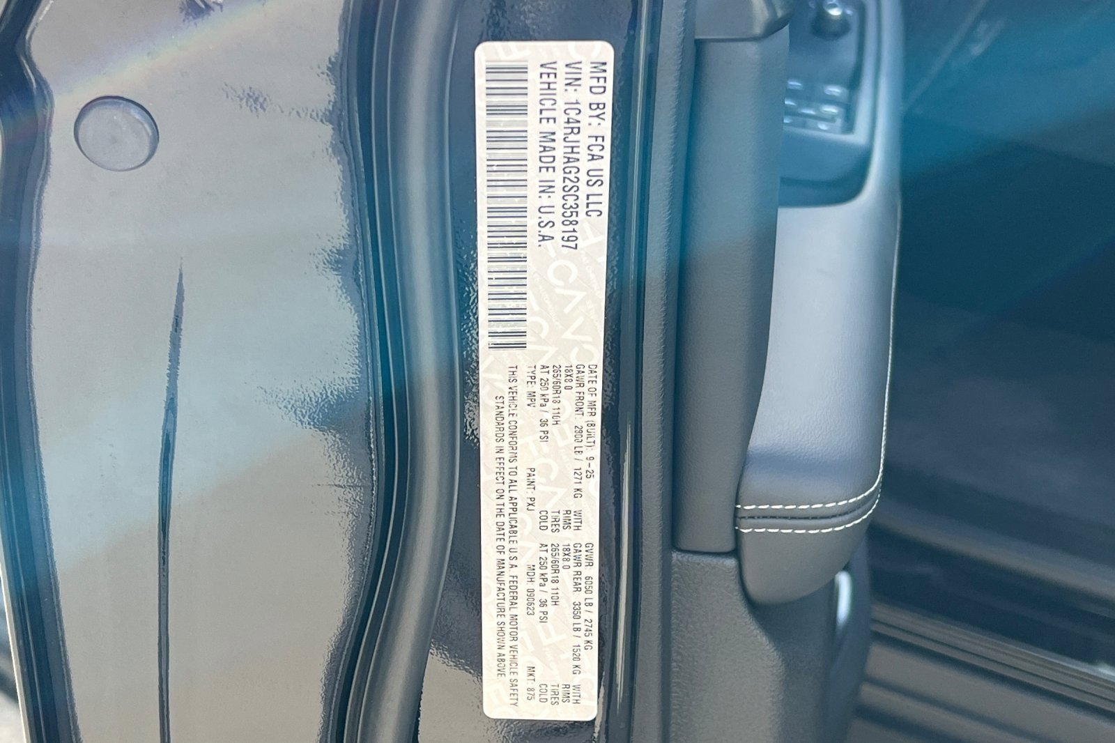 New 2025 Jeep Grand Cherokee Altitude image 27